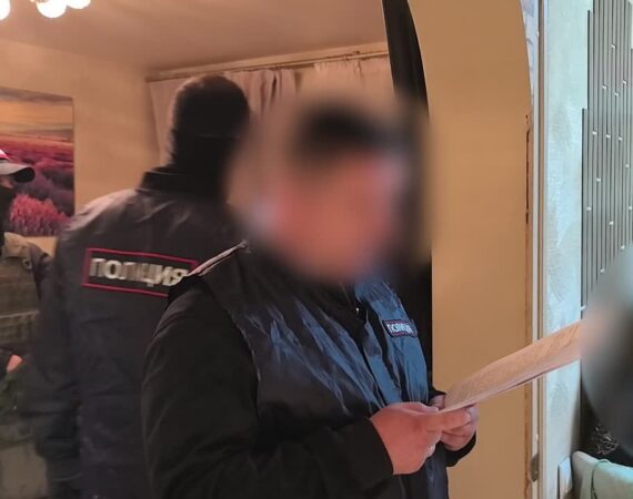Ульяновский СОБР задержал мошенников, оформивших кредиты на 20 млн рублей и пытавшихся списать их через суд. Видео